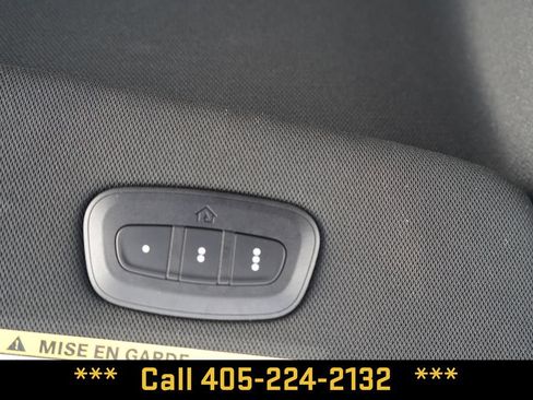 Used 2025 Chrysler Pacifica Select FWD image 38