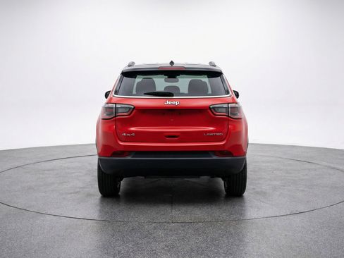 Used 2025 Jeep Compass Limited image 7