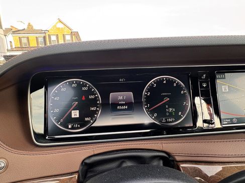 Used 2016 Mercedes-Benz S 550 4MATIC Sedan w/ Sport Package image 21