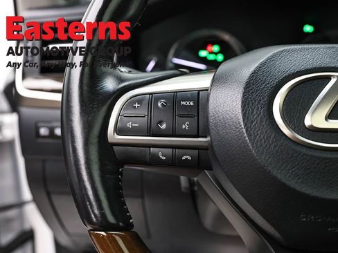 Used 2018 Lexus LX 570 4WD w/ Luxury Package image 14
