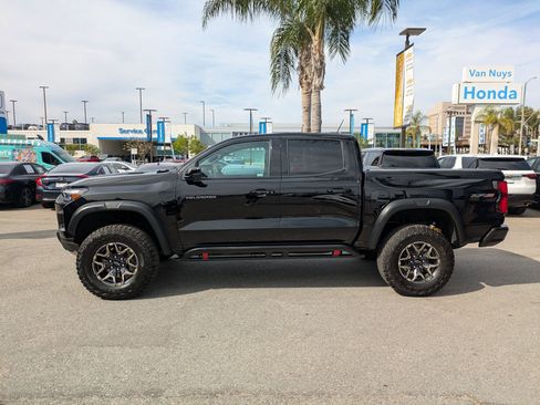 Used 2025 Chevrolet Colorado ZR2 w/ Technology Package image 8