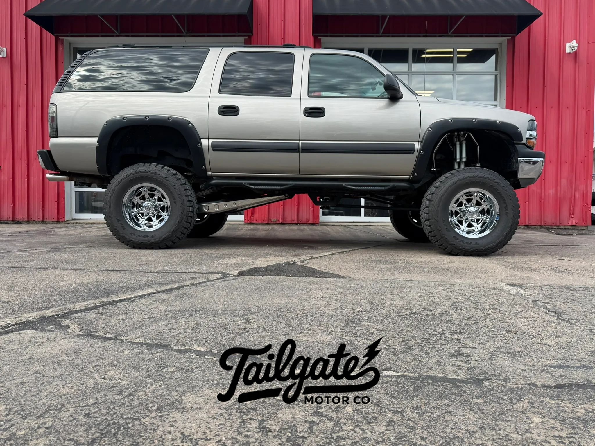 Used 2003 Chevrolet Suburban 2500 LS w/ LS Preferred Equipment Group AWD/4WD image 1