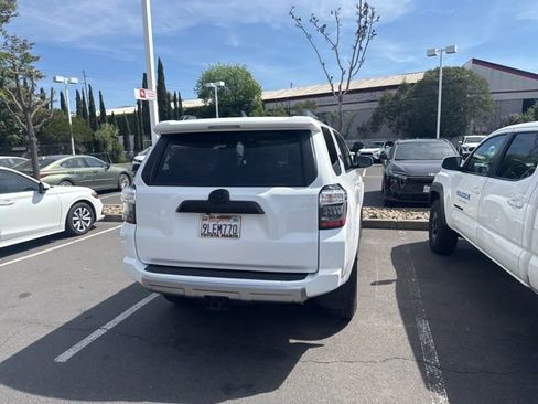 Certified 2024 Toyota 4Runner TRD Off-Road Premium image 30