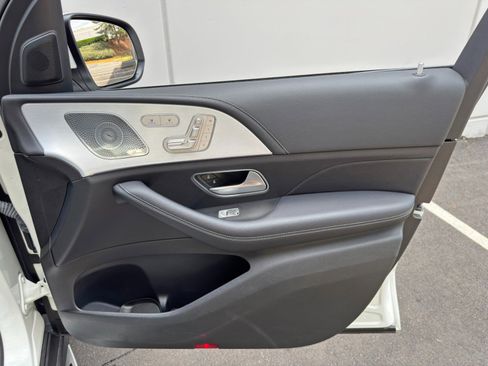 Used 2023 Mercedes-Benz GLS 450 4MATIC image 50