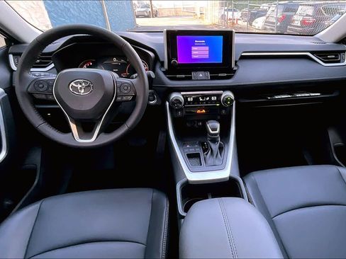 Used 2025 Toyota RAV4 XLE Premium FWD image 16