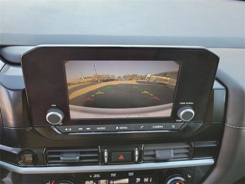 Used 2025 Nissan Pathfinder SV image 22