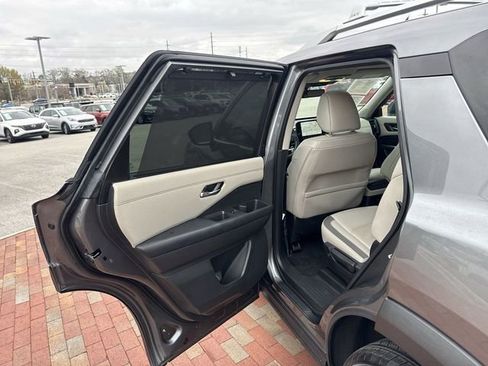 Used 2024 Nissan Pathfinder SL w/ SL Premium Package image 27