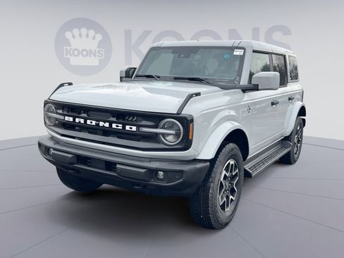 New 2026 Ford Bronco Outer Banks image 1