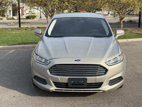 Used 2015 Ford Fusion SE image 5