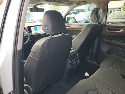 New 2026 Volkswagen Atlas SE FWD image 10