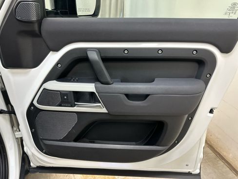 Used 2023 Land Rover Defender 110 SE AWD/4WD image 29