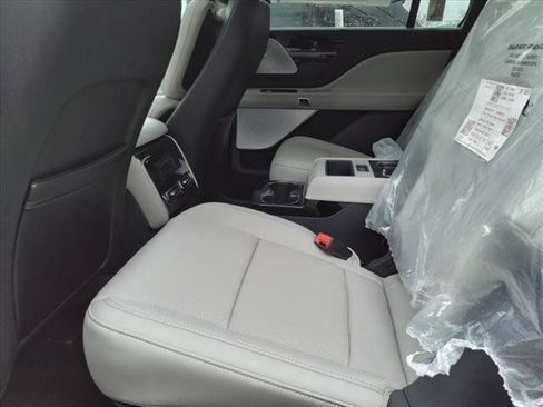 New 2025 Lincoln Aviator Reserve w/ Equipment Group 201A image 13