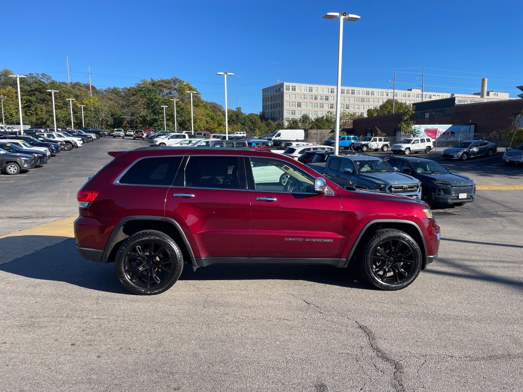 Used 2017 Jeep Grand Cherokee Limited AWD/4WD image 6