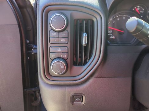 Certified 2020 Chevrolet Silverado 1500 Custom w/ Custom Value Package AWD/4WD image 16