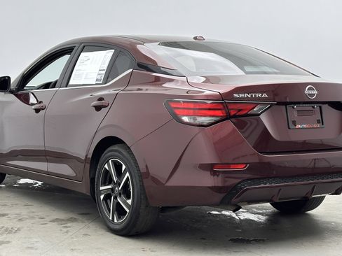 Used 2024 Nissan Sentra SV image 5
