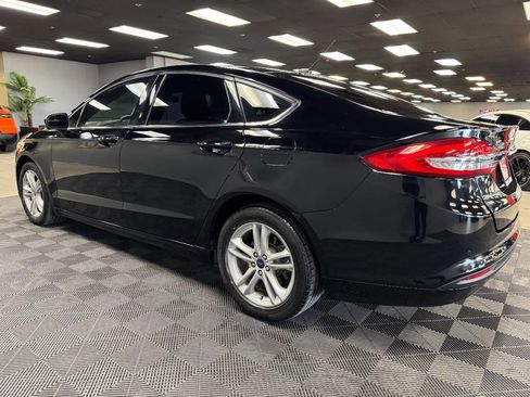 Used 2018 Ford Fusion SE w/ Fusion SE Technology Package image 8