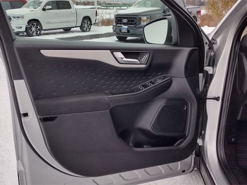 Certified 2020 Ford Escape SE image 10