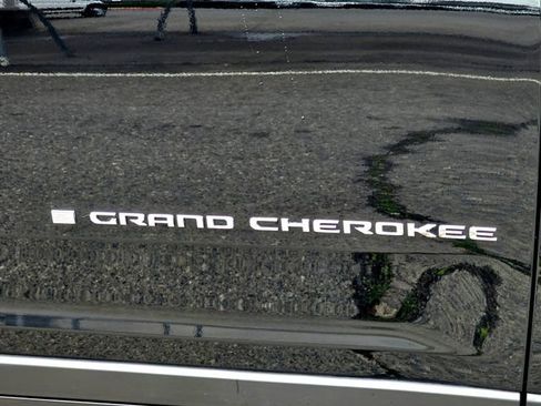 Certified 2022 Jeep Grand Cherokee Limited image 29