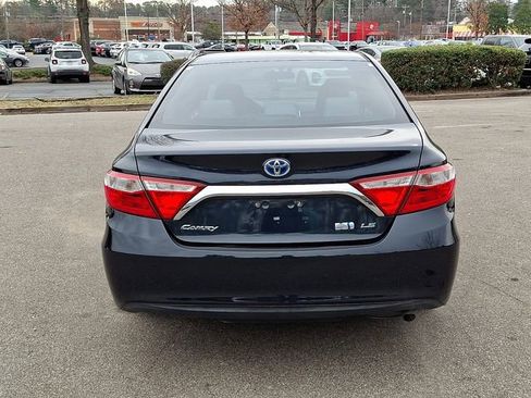 Used 2017 Toyota Camry LE image 5