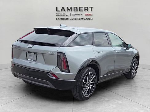 Used 2025 Cadillac Optiq Sport 2 w/ LPO, Floor Liner Package image 5