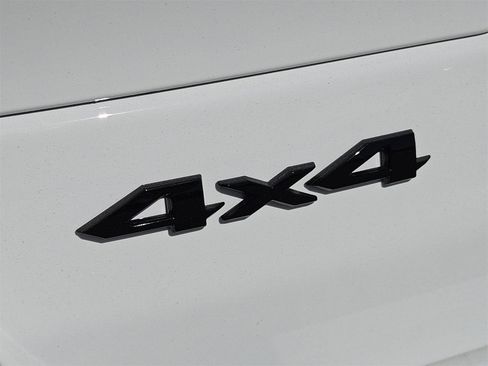 New 2025 Jeep Grand Cherokee Altitude image 12