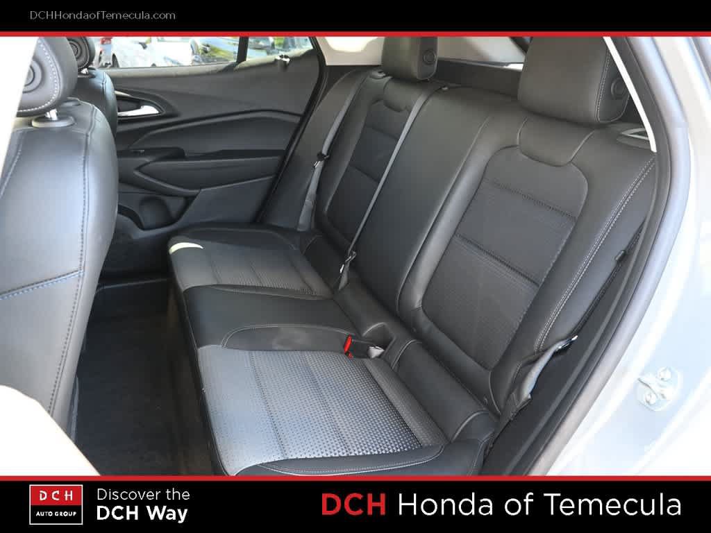 Used 2024 Chevrolet Trax LT w/ Driver Confidence Package FWD image 18