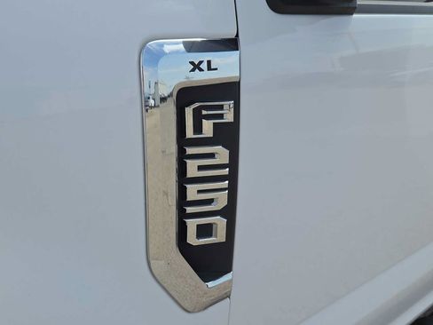 Used 2021 Ford F250 XL w/ Power Equipment Group AWD/4WD image 11