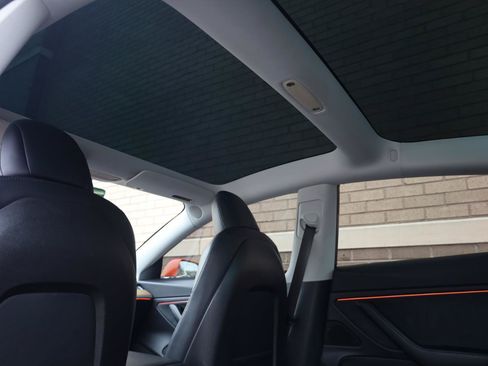 Used 2018 Tesla Model 3 Long Range RWD image 18