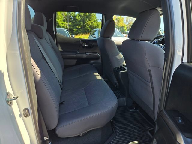 Used 2017 Toyota Tacoma TRD Off-Road w/ Tow Package (A/T) AWD/4WD image 18