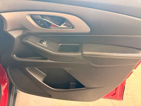Used 2020 Chevrolet Traverse LT FWD image 27