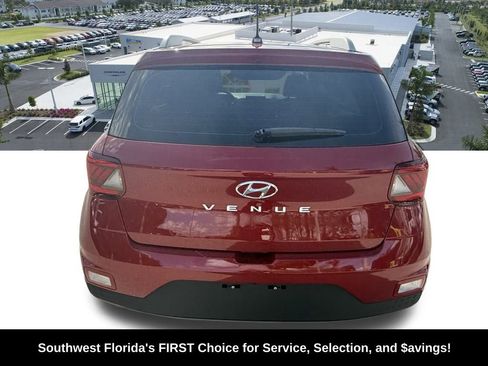 Used 2023 Hyundai Venue SEL w/ Cargo Package image 6