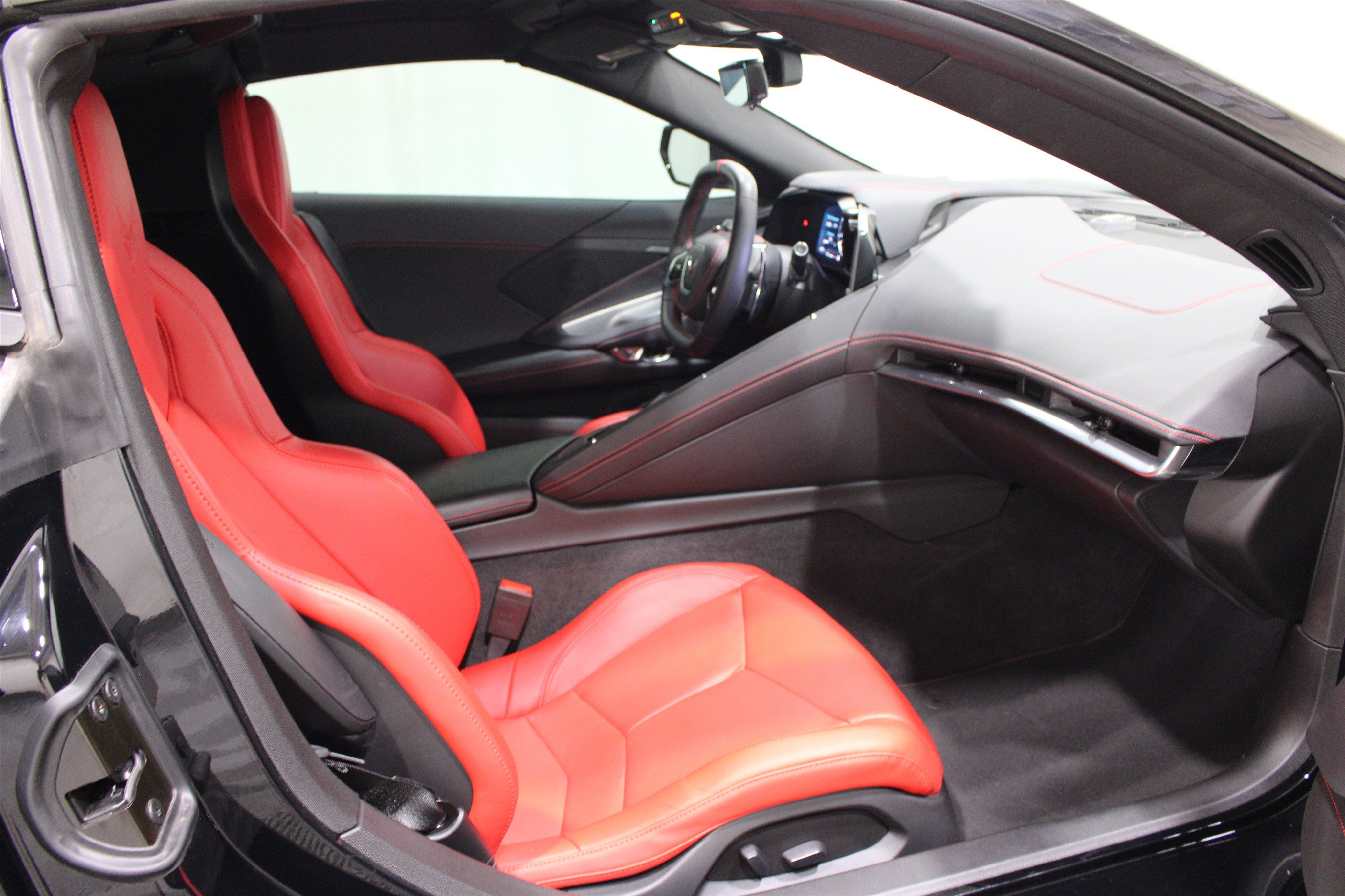Used 2025 Chevrolet Corvette Stingray Coupe w/ 1LT RWD image 24