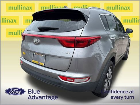 Used 2017 Kia Sportage EX image 4