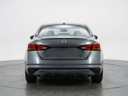 Used 2025 Nissan Altima 2.5 SV FWD image 7