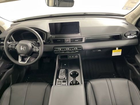 New 2026 Honda Pilot Touring image 21