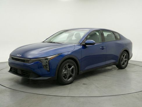 Used 2025 Kia K4 LXS image 3