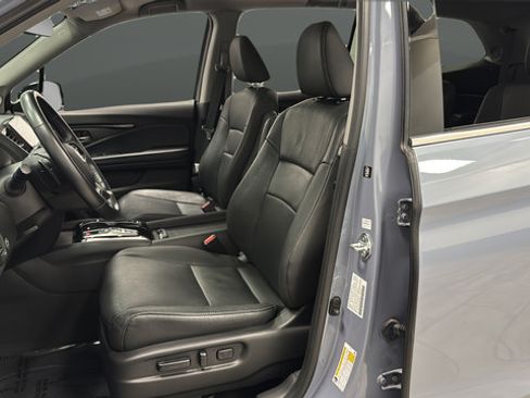 Used 2022 Honda Pilot Touring image 9
