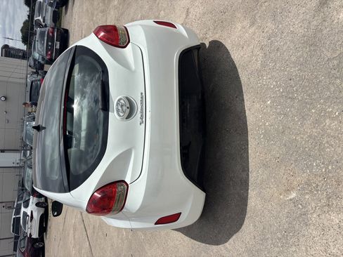 Used 2014 Hyundai Veloster w/ Style Package 02 FWD image 9
