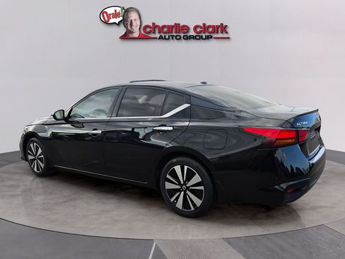 Used 2021 Nissan Altima 2.5 SV FWD image 5