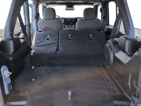 Used 2024 Jeep Wrangler Unlimited AWD/4WD image 28
