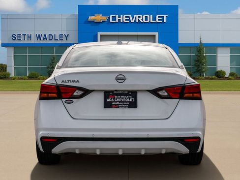 Used 2025 Nissan Altima 2.5 SV FWD image 6