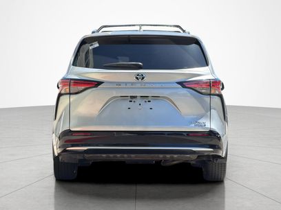 Used 2023 Toyota Sienna Platinum