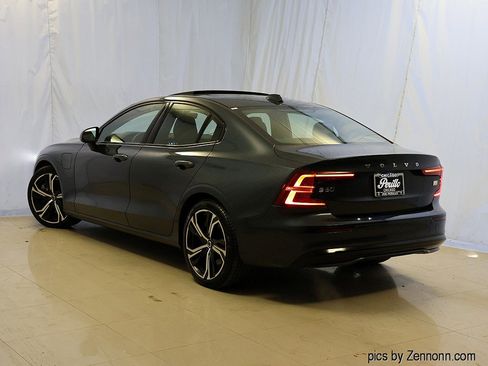 Used 2023 Volvo S60 T8 Plus image 9