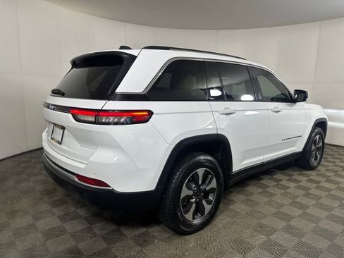 Used 2023 Jeep Grand Cherokee 4WD 4xe image 3