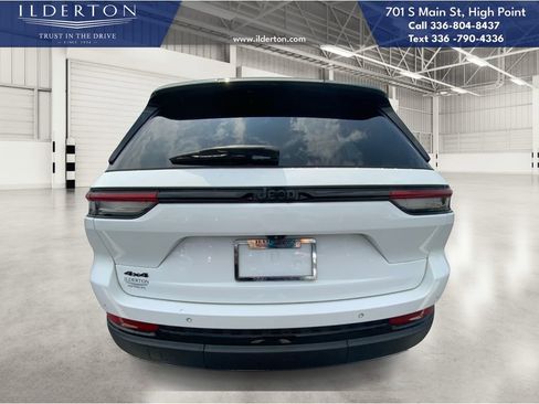 Used 2022 Jeep Grand Cherokee Altitude image 7