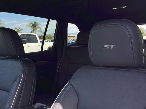 Used 2025 Buick Enclave Sport Touring w/ Power Package image 12