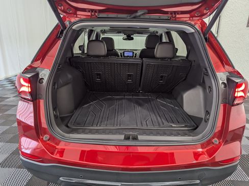 Used 2023 Chevrolet Equinox Premier AWD/4WD image 9