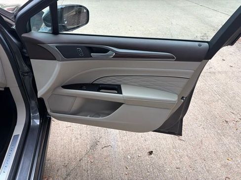 Used 2017 Ford Fusion Platinum FWD image 26