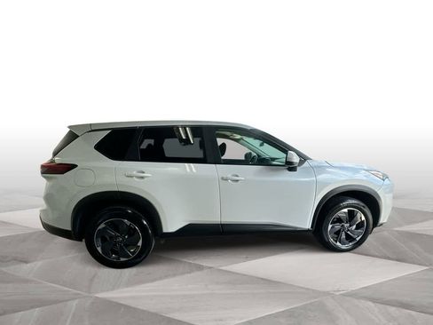 Used 2025 Nissan Rogue SV FWD image 9