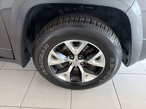 Used 2016 Jeep Cherokee Trailhawk w/ Comfort/Convenience Group AWD/4WD image 14